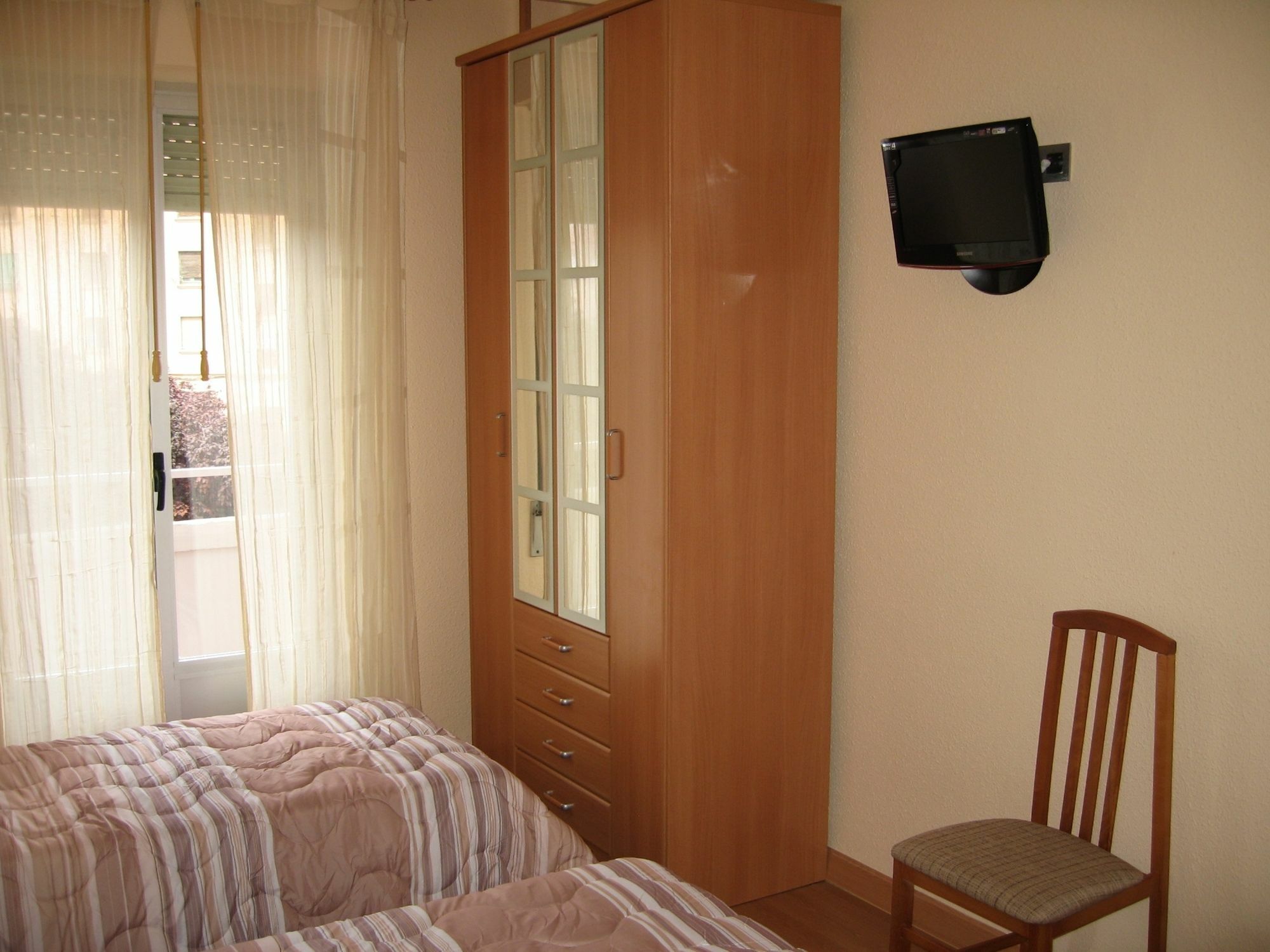 Pension Calfred II Logroño Exterior foto